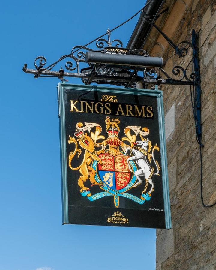 The Kings Arms Hotel Melksham Zewnętrze zdjęcie